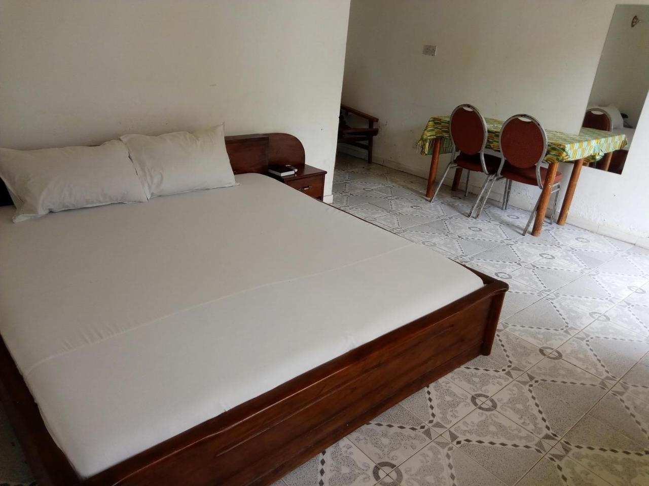 Aylos Bay Hotel Akosombo Esterno foto