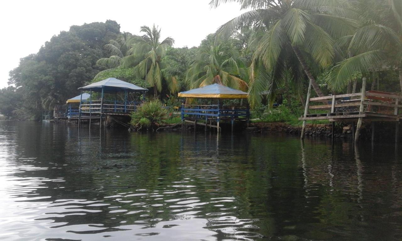 Aylos Bay Hotel Akosombo Esterno foto